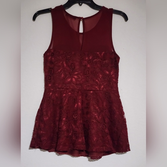🎀Elegant Scobe Burgundy Lace Peplum Shirt - Junior's Medium🎀 - Picture 2 of 9
